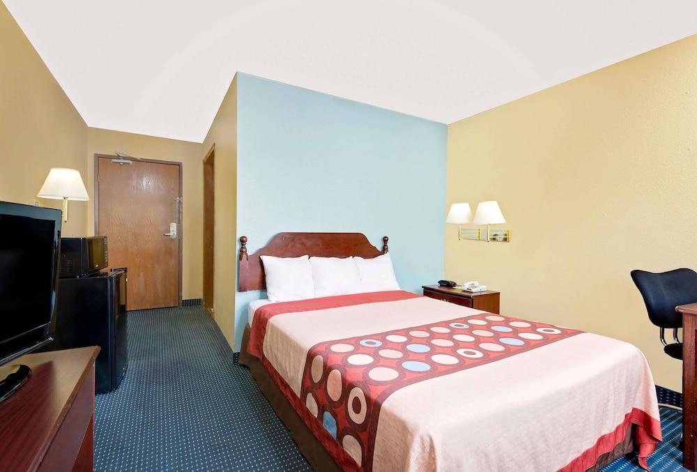 Super 8 By Wyndham Somerset Exterior foto