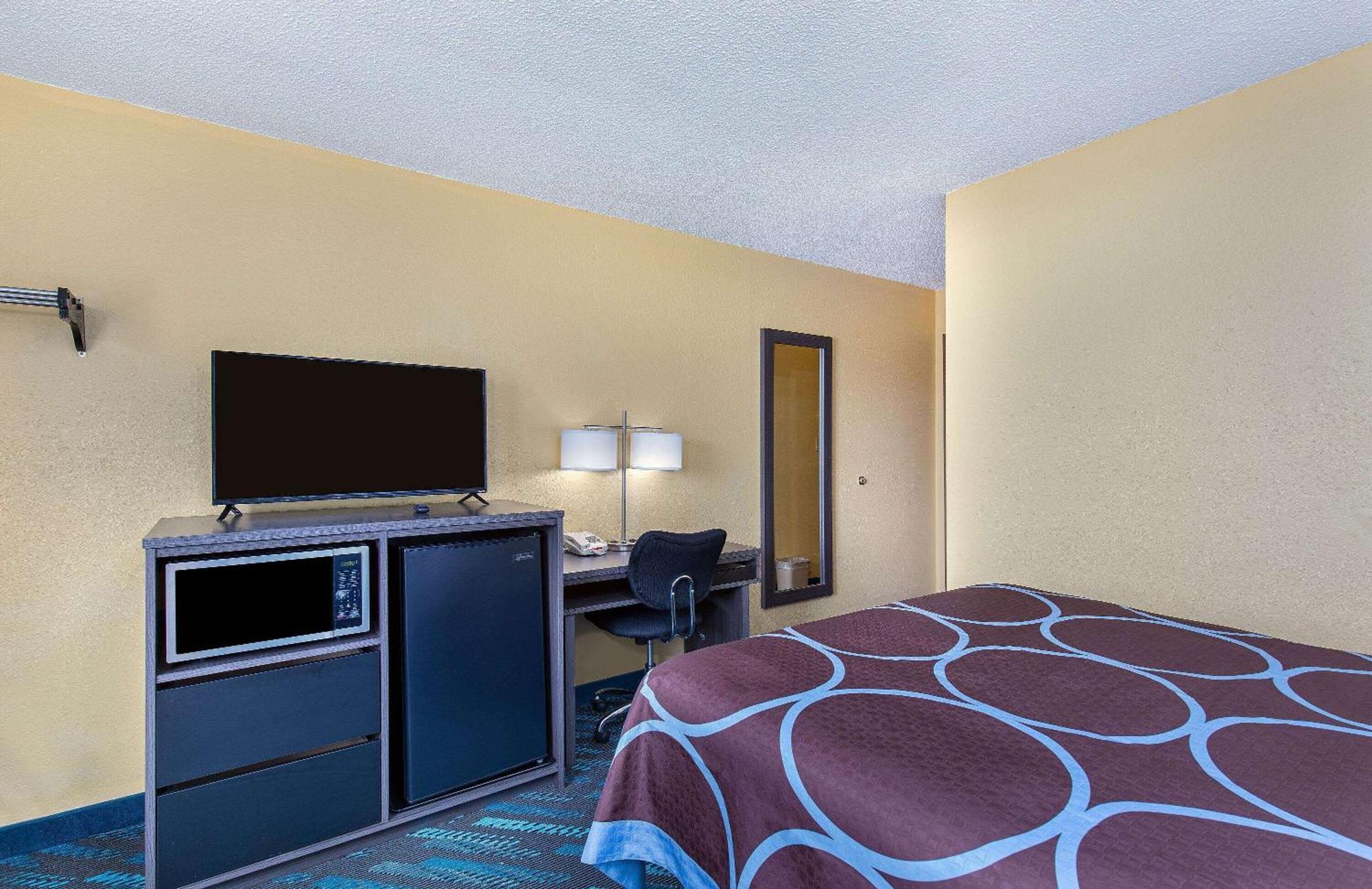 Super 8 By Wyndham Somerset Exterior foto